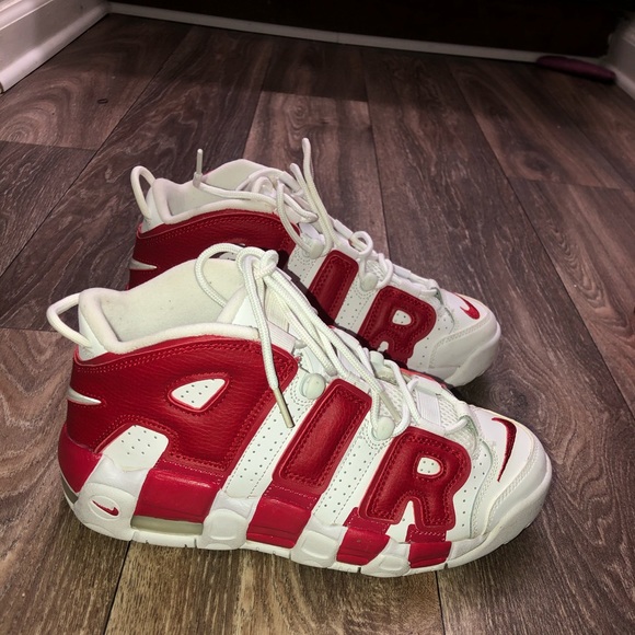 Shoes - Nike Air Uptempo